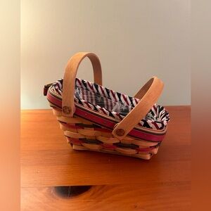 1996 All-American Summertime Basket with with 2 protectors and liner